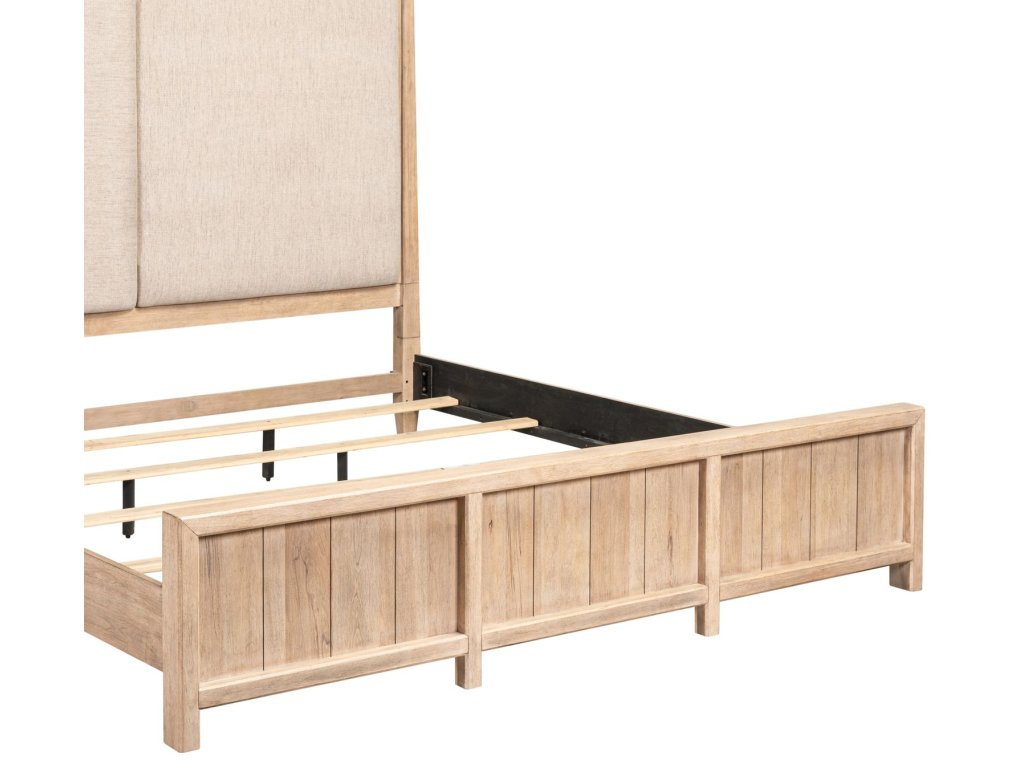Queen Poster Bed - image 9