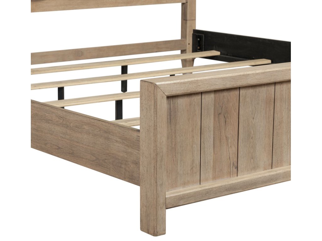 Queen Poster Bed - image 10