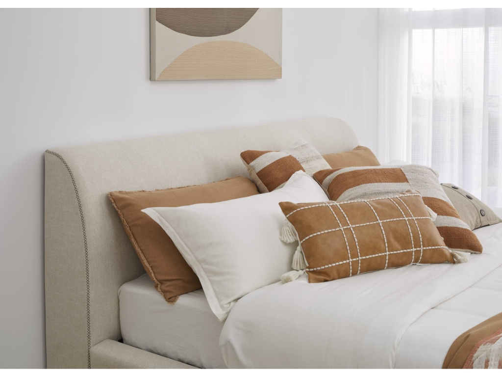 Louis Upholstered Platform Bed in Natural Linen - image 4