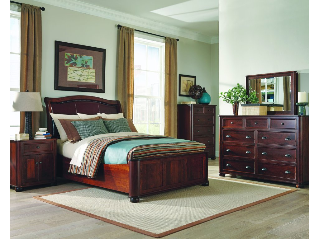 MAVIN Kingsport Upholstered Bed with Low Footboard, alternate view 1