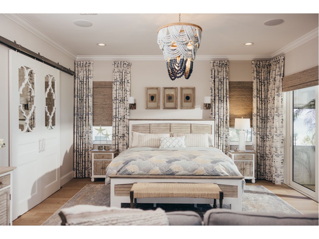 Sea Winds Islamorada King Bed in Dapple Grey/Blanc - image 4