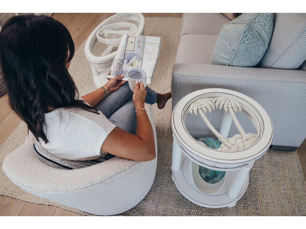 Sea Winds Monaco Round End Table with Palms Insert in Blanc - image 13
