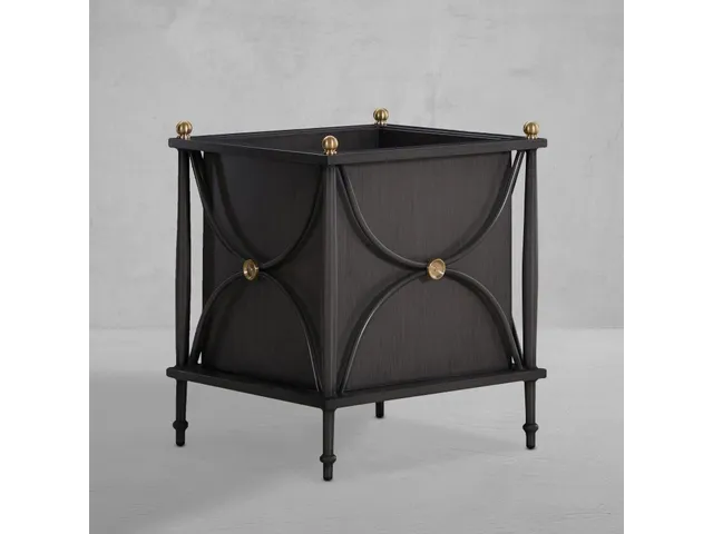 Roma Small Planter