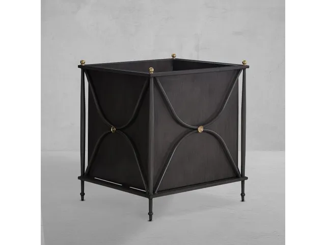 Roma Large Planter
