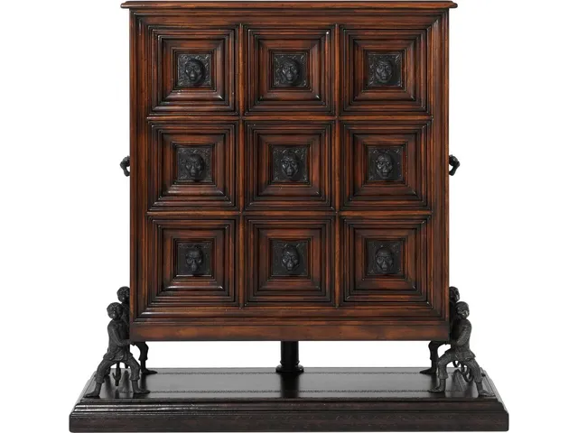 The Humorous Chest