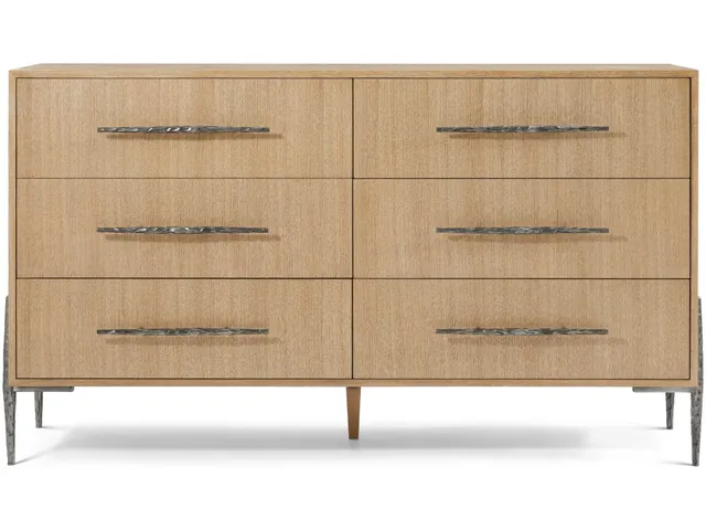 Essence Dresser