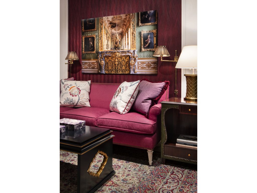 Dauphin Sofa - image 5