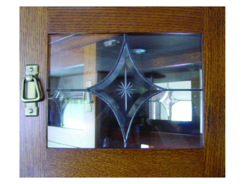 Cape Cod Mission 4 Door Hutch Hutch Cabinet, alternate view 1
