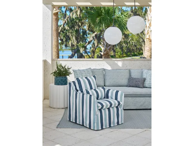 Siesta Key Outdoor Swivel Chair