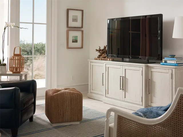 Escape Entertainment Console