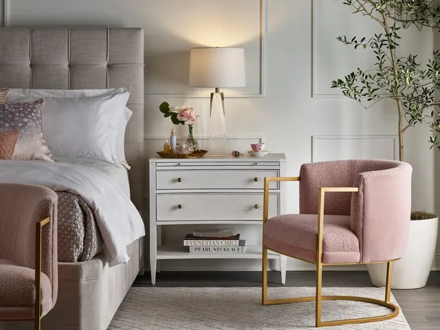Uptown Queen Bed - Alternative View