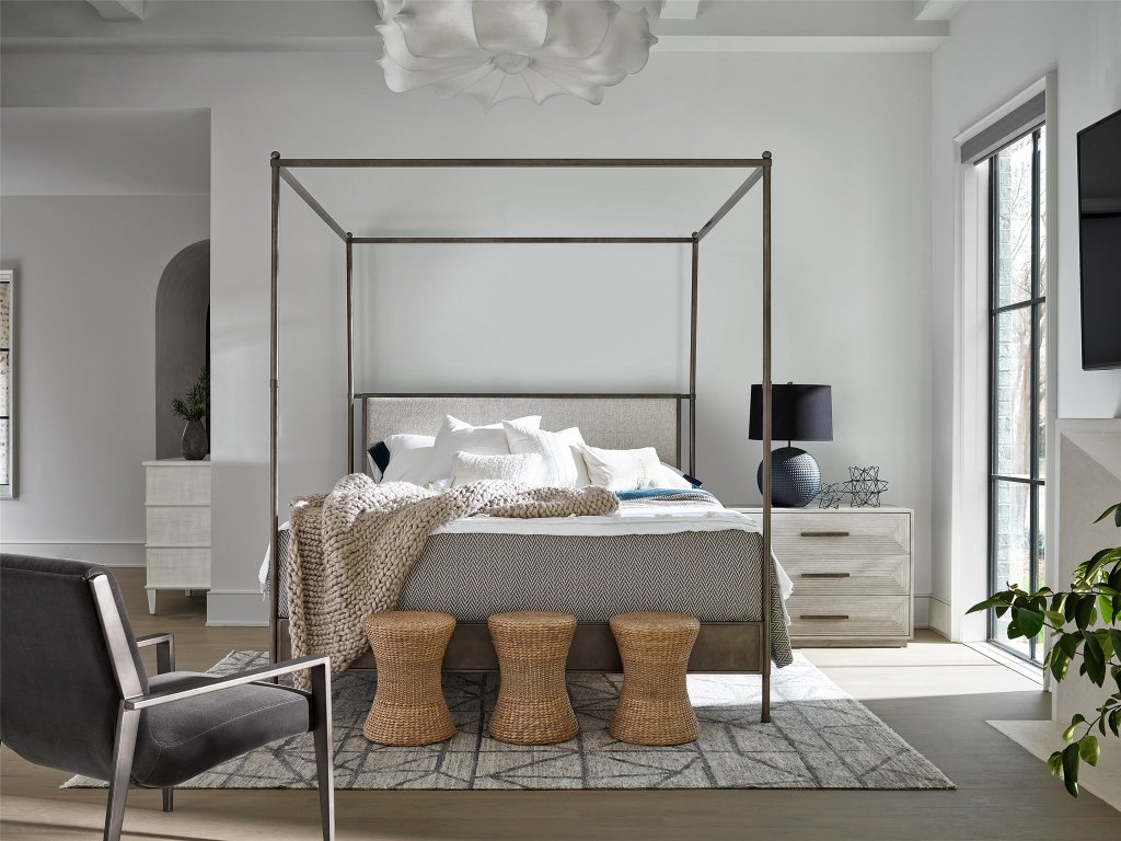 Kent King Poster Bed - image 1