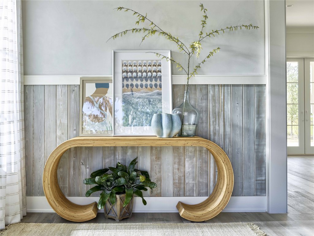 St Lucia Console - main image