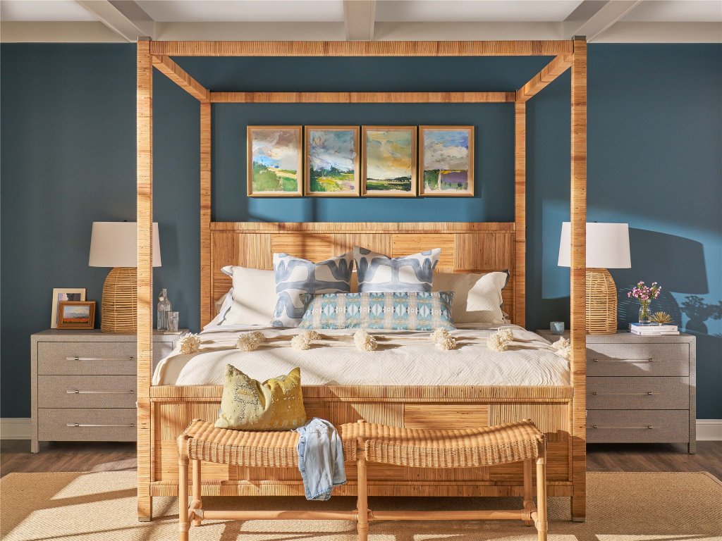 Chatham Poster Bed King - main image