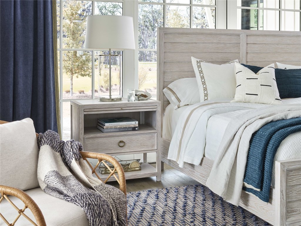 Getaway Panel Queen Bed - image 1