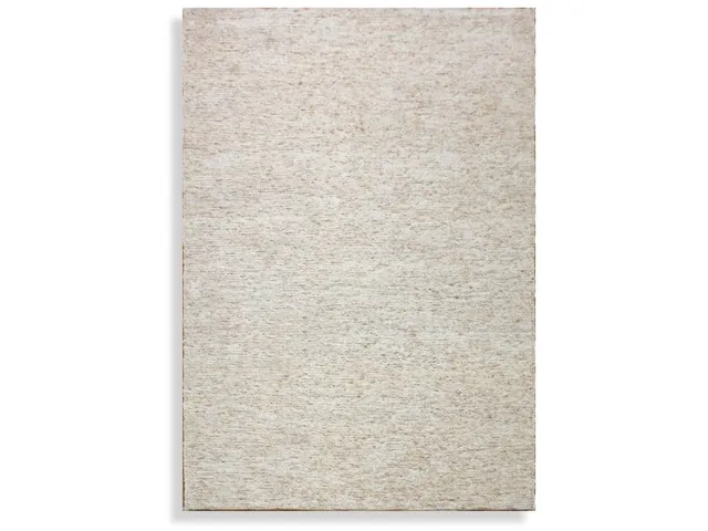 Makula, Ivory