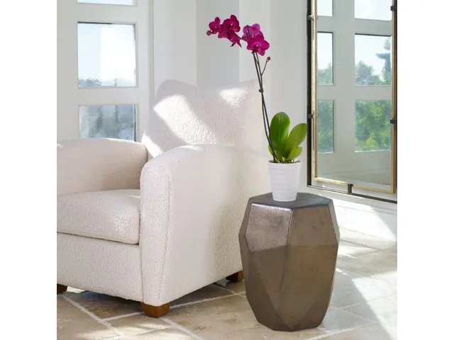 Maquette Garden Stool, Bronze - Alternative View