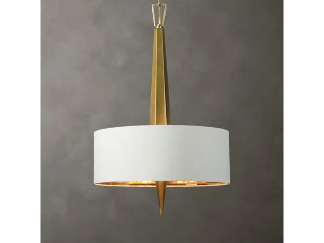 Obeliska, 3 Lt Chandelier