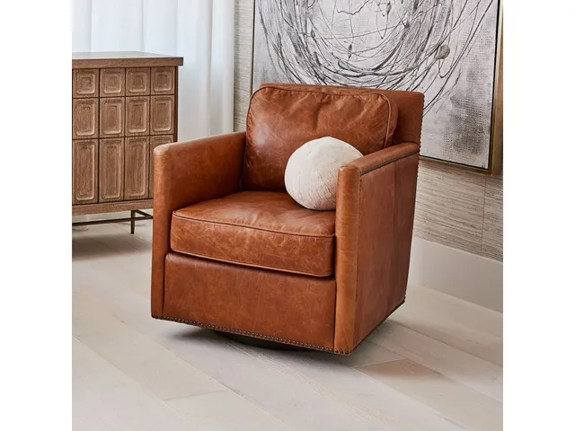 Roosevelt Swivel Chair - Cognac