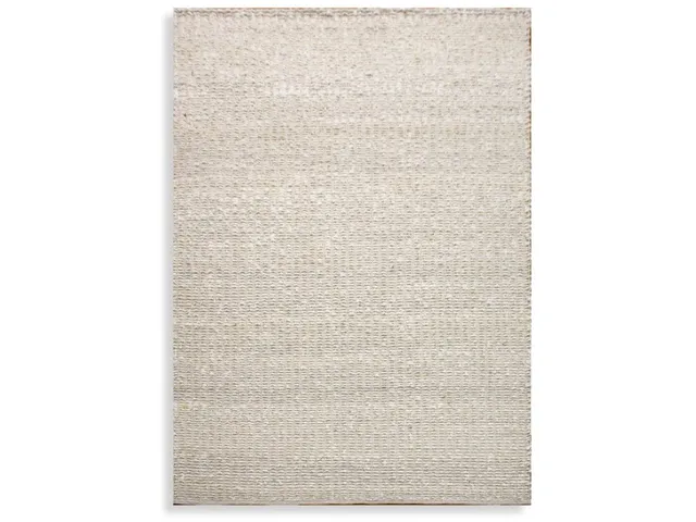 Lovelle, Ivory