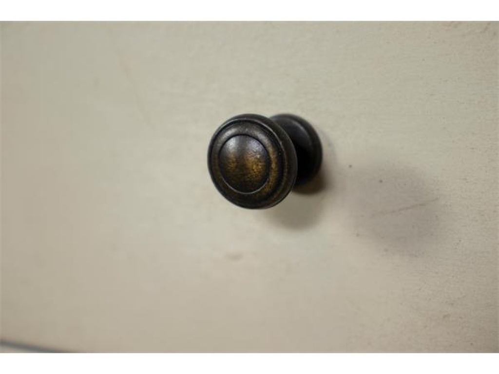 Media Console - image 6
