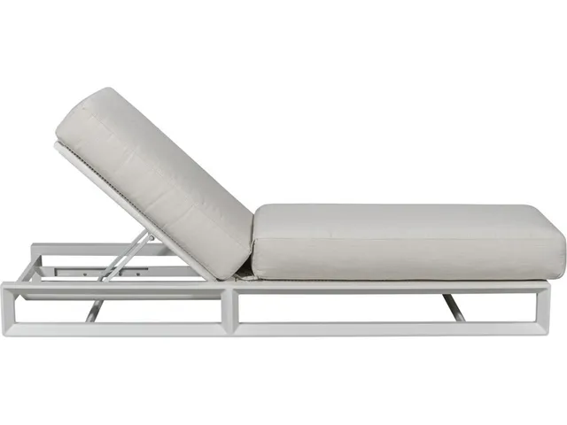 Breeze Outdoor Chaise Lounge