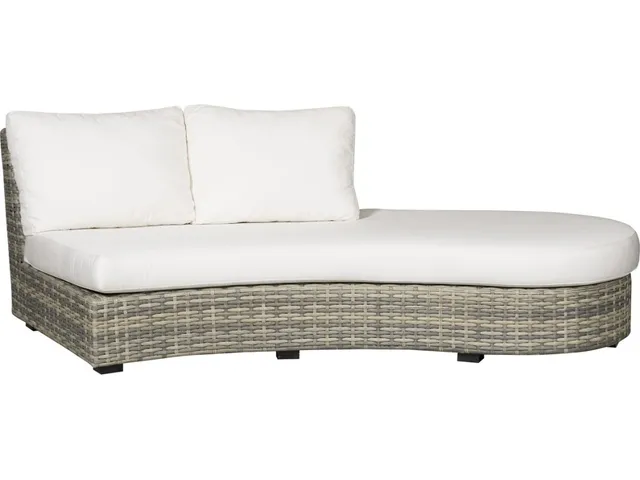 Montclair Outdoor Right Curved Lounge