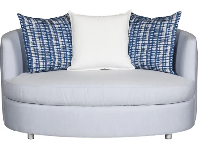 Truesdale Outdoor Oval Settee