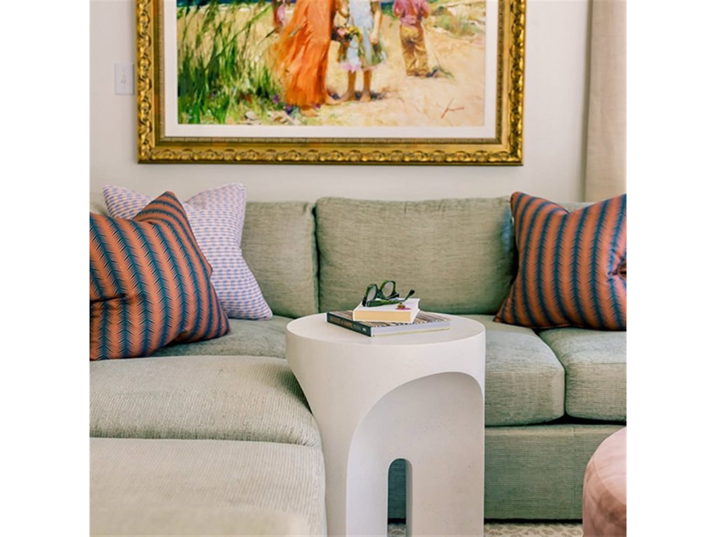 Dorian End Table - image 3