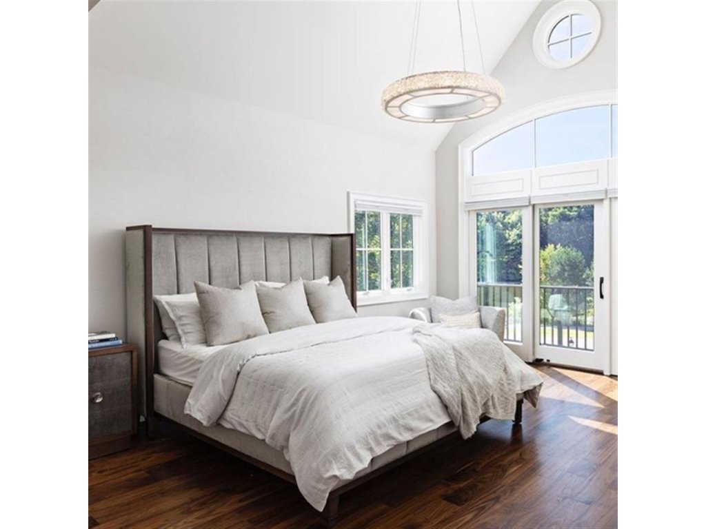 Mattingly King Bed - image 5