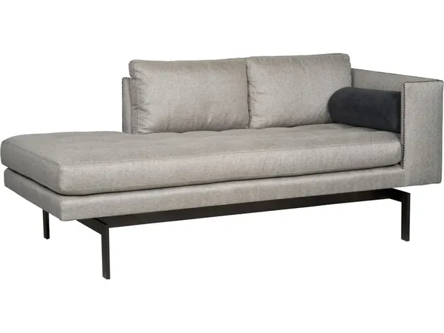 Penfield Right Arm Settee - Alternative View