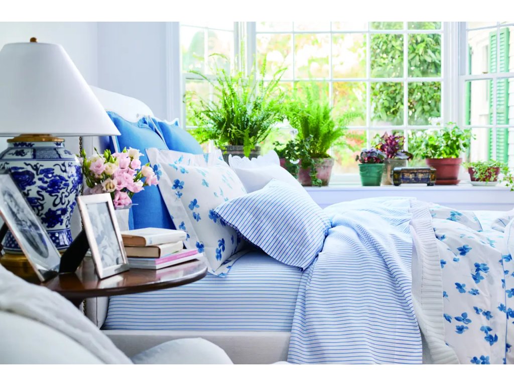 Foo Dog Medium Table Lamp - image 1