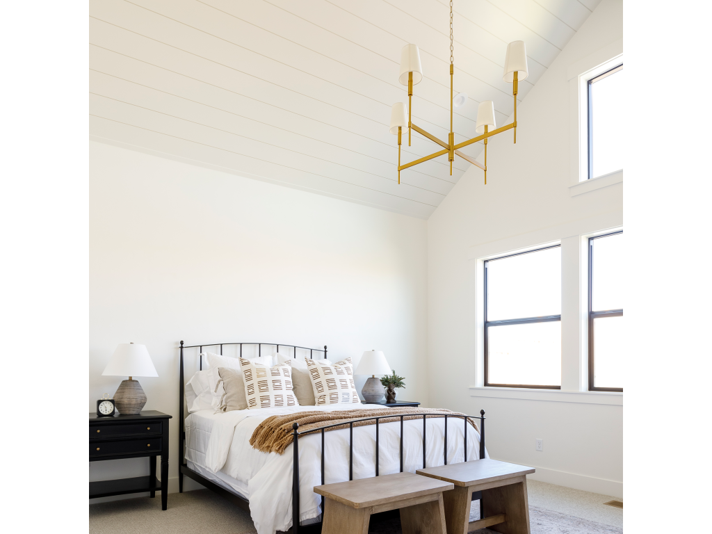 Beckham Classic Medium Chandelier - image 2