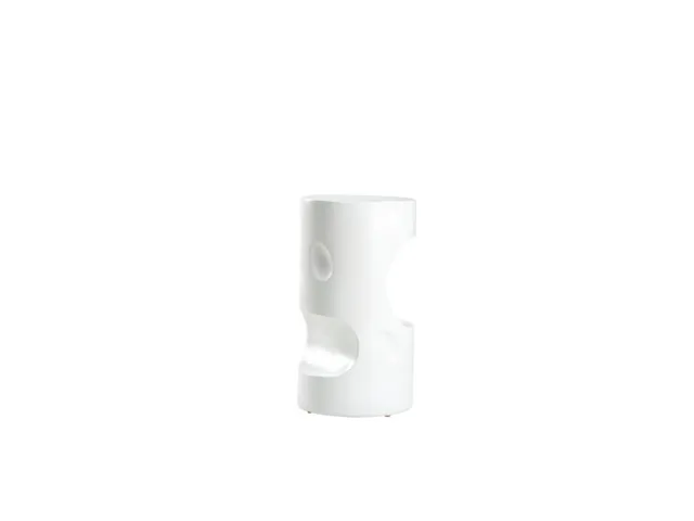 Carver Pedestal