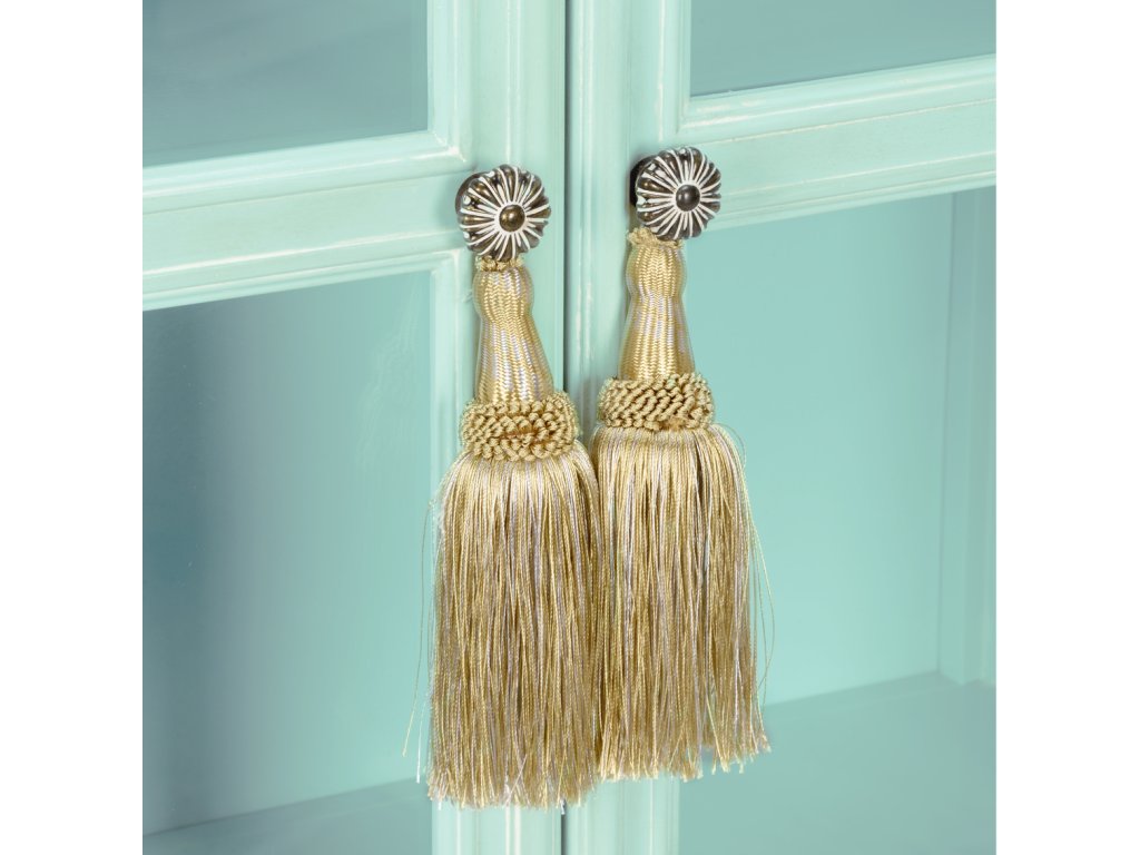 Cape Cod Linen Cabinet - image 5