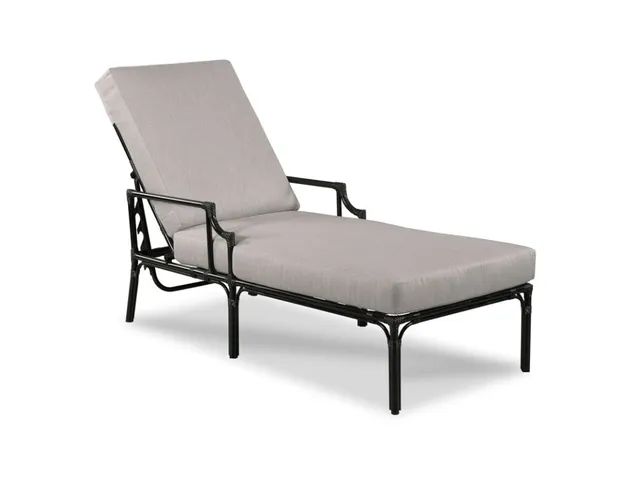 Carlyle Chaise